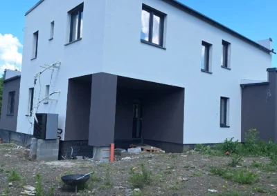 Zateplení fasády, keramické obklady a vinylové podlahy